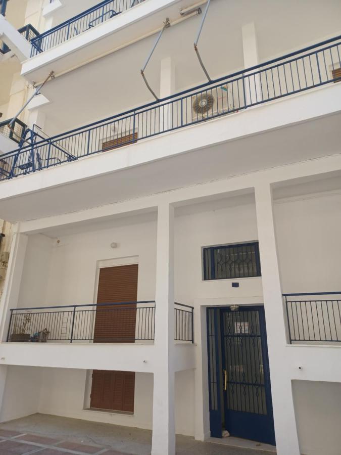 Seaside Family Apartment Loutraki Exterior photo