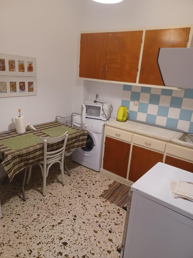 Seaside Family Apartment Loutraki Exterior photo